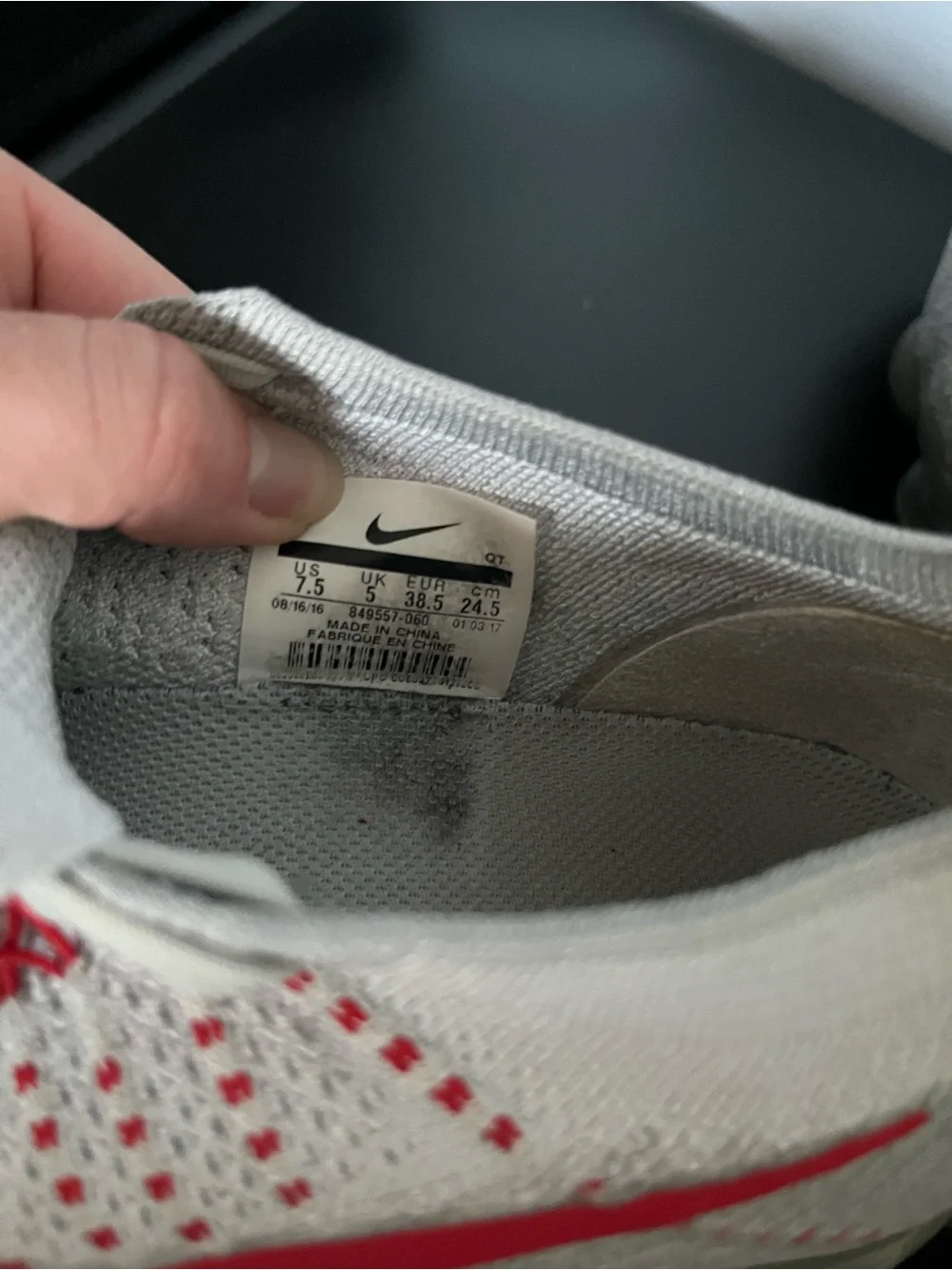 W7.5 Nike vapormax OG colourway - Picture 5 of 6